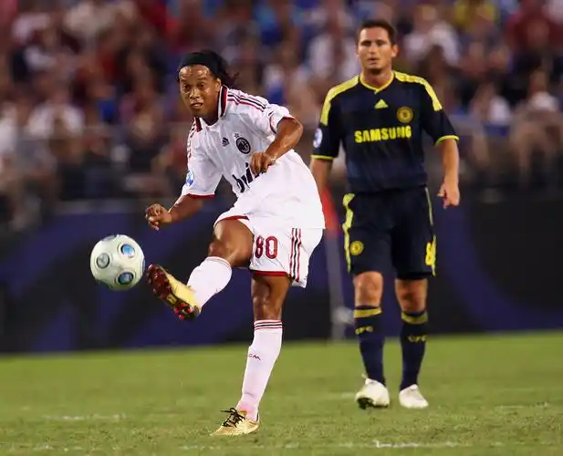 持高强度的 持高强度的